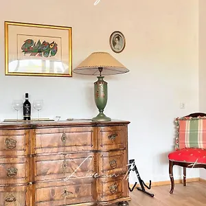 Grosszuegige Wohnung, Bergblick, Vintage Apartment